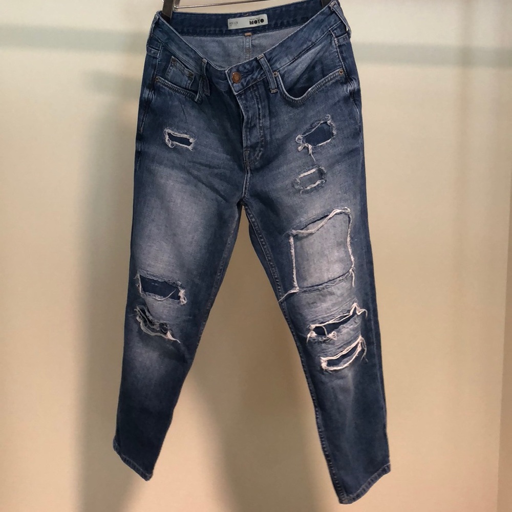 TOPSHOP moro distressed denim. Petite W26L28.